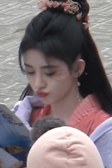 女生腋毛旺盛是什么原因